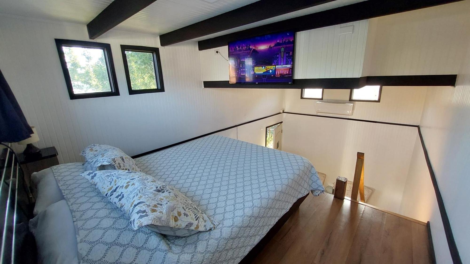 Loft A Pasos Del Centro Con Estacionamiento